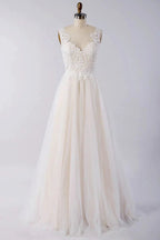Awesome Appliques Tulle A-line Wedding Dress