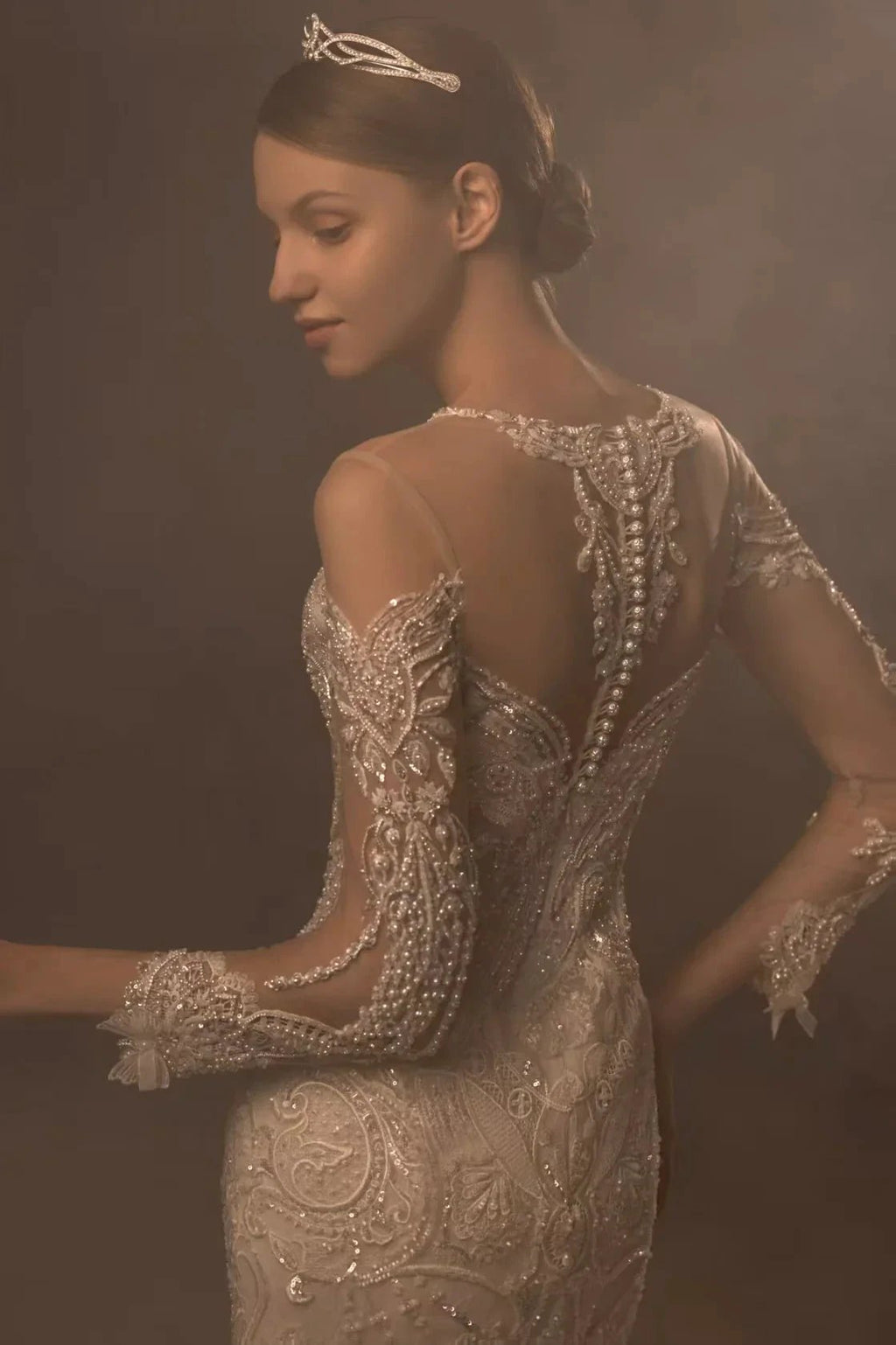 Exquisite Mermaid Halter Neck Illusion Lace Wedding Dress with Beaded Embroidery & Keyhole Back H0010