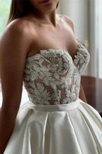 Beautiful Long A-Line Satin Beading Sleeveless Wedding Dresses With Lace