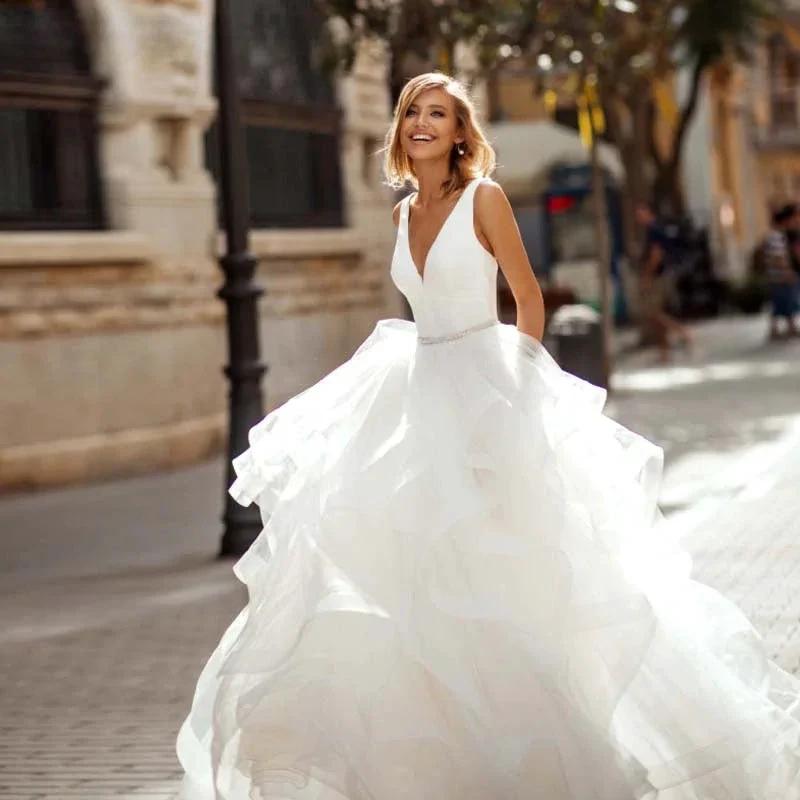Sexy V-Neck Backless A-line Wedding Dress Romantic Organza Sleeveless Trouwjurk Simple Spaghetti Straps Bride Party