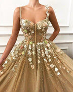 Chic A-line Spaghetti Straps Appliques Lace Long Prom Dress