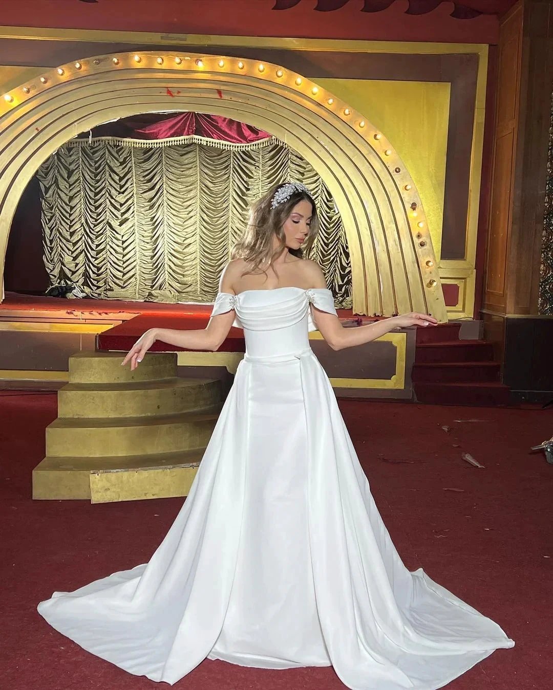 Chic Long A-line Off-the-shoulder Sleeveless Wedding Dress With Detachable Train