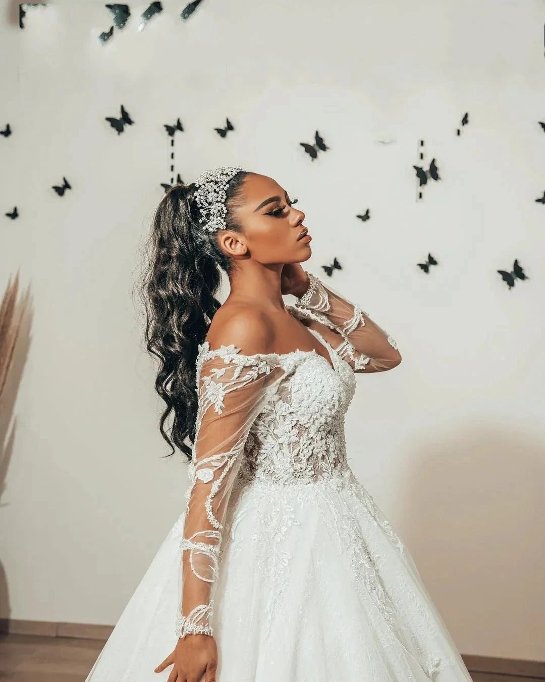 Classy Long A-Line Sweetheart Appliques Lace Tulle Wedding Dress with Sleeves