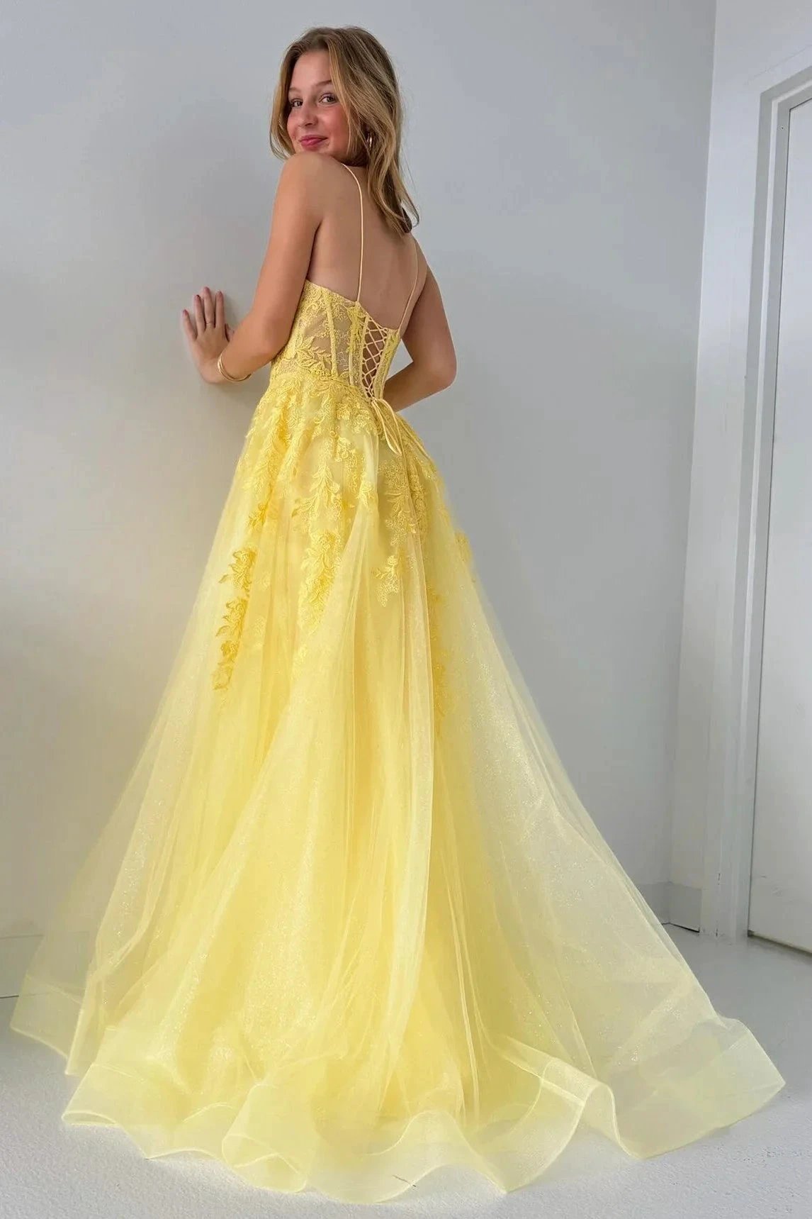 Cozy | Tulle Appliques Lace-Up A-Line Long Prom Dress