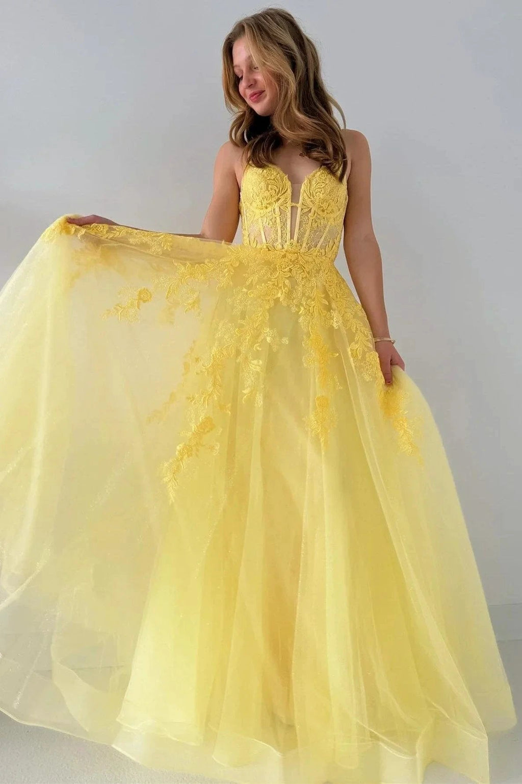 Cozy | Tulle Appliques Lace-Up A-Line Long Prom Dress