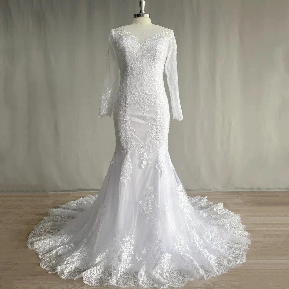 Gorgeous Lace Long Sleeve Mermaid Wedding Dresses Tulle Bridal Gown For Women Cathedral Train V-Neck Appliques Button Back