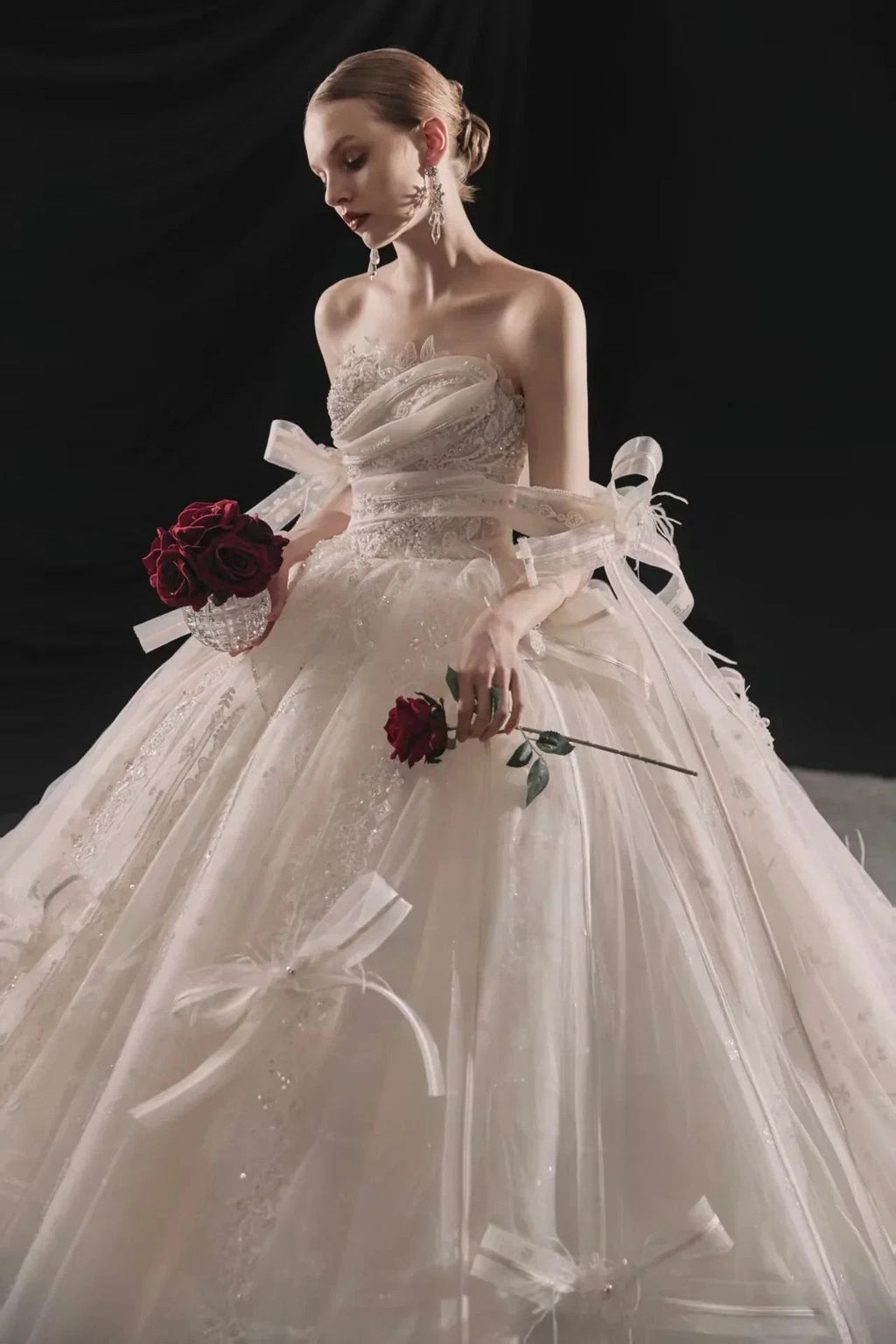 Romantic Strapless Ball Gown Tulle Ribbon Embellished Lace Wedding Dress with Voluminous Skirt H008