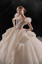 Elegant Sweetheart Ball Gown Lace Puff Sleeve Beaded Embroidery Wedding Dress with Flowing Train E-302
