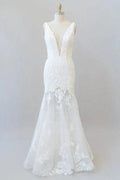 Deep V-neck Appliques Tulle Mermaid Elegant Wedding Dresses