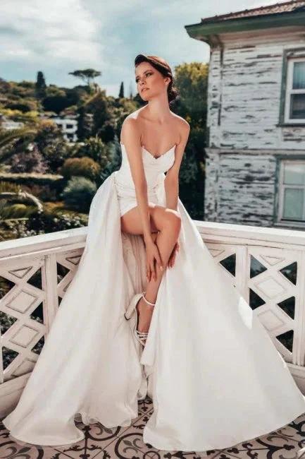 Designer A-line Satin Sleeveless Wedding Dresses With Lace