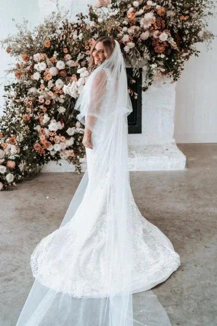 Designer V-Neck Sleeveless Mermaid Wedding Dresses With Lace