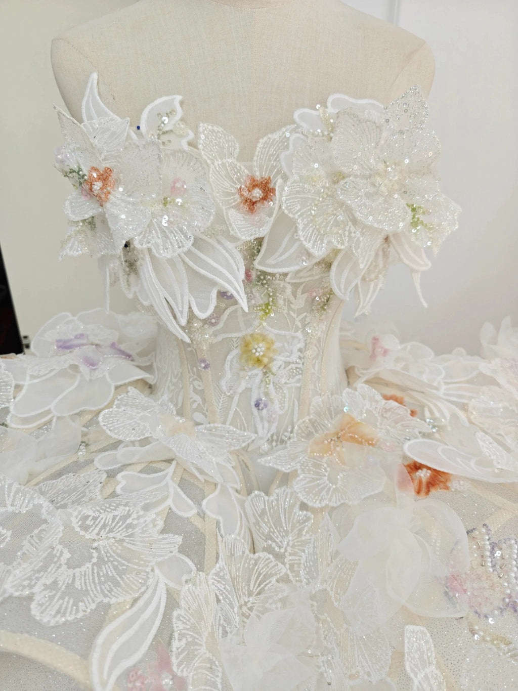 Ethereal Sweetheart Ball Gown Wedding Dress with 3D Floral Appliqués, Sequin Tulle & Corset Lace-Up Back Ye-2037
