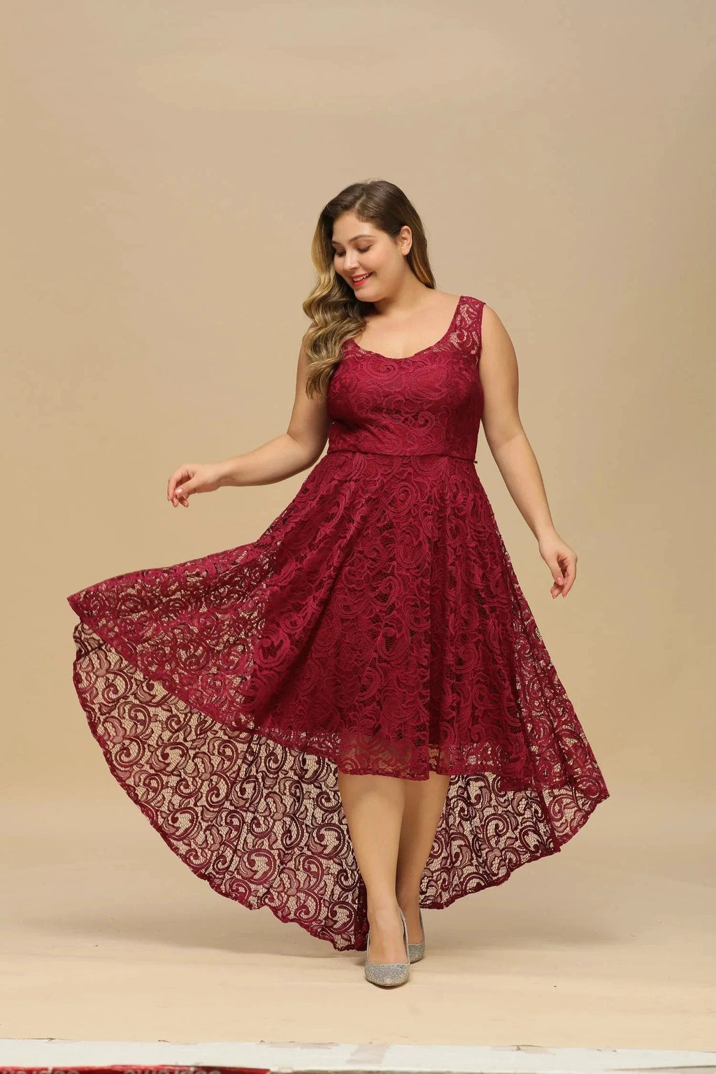 Elegant A-Line Scoop Sleeveless Lace Bridesmaid Dress
