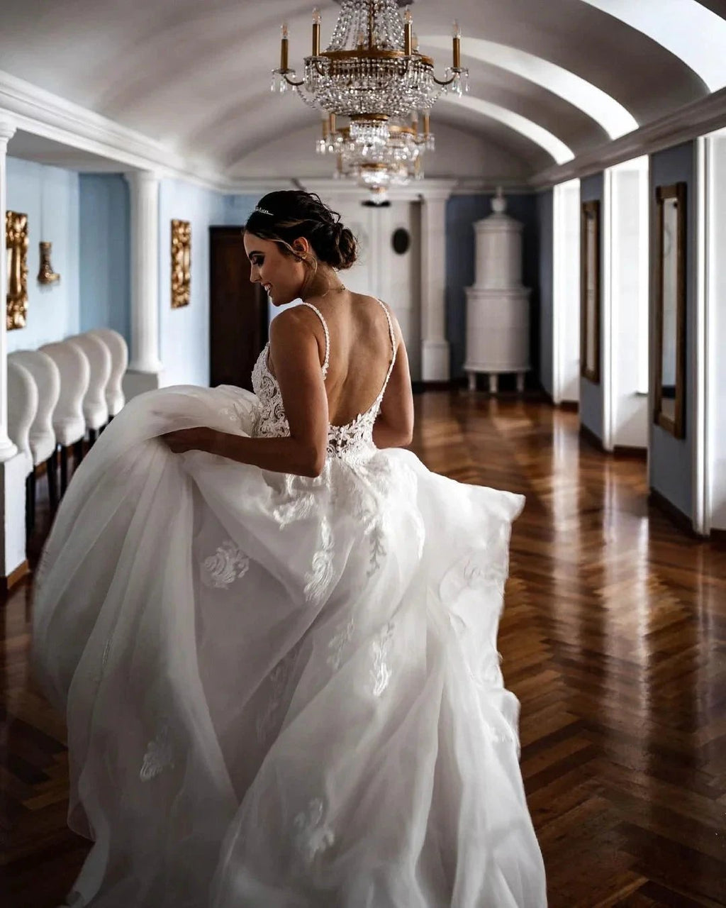 Elegant A-line V-neck Lace Tulle Spaghetti Strap Wedding Dress