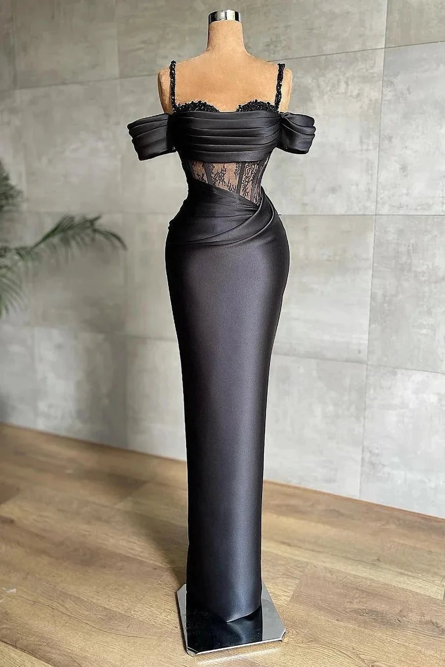 Elegant Black Off-the-shoulder Mermaid Prom Dress With Lace