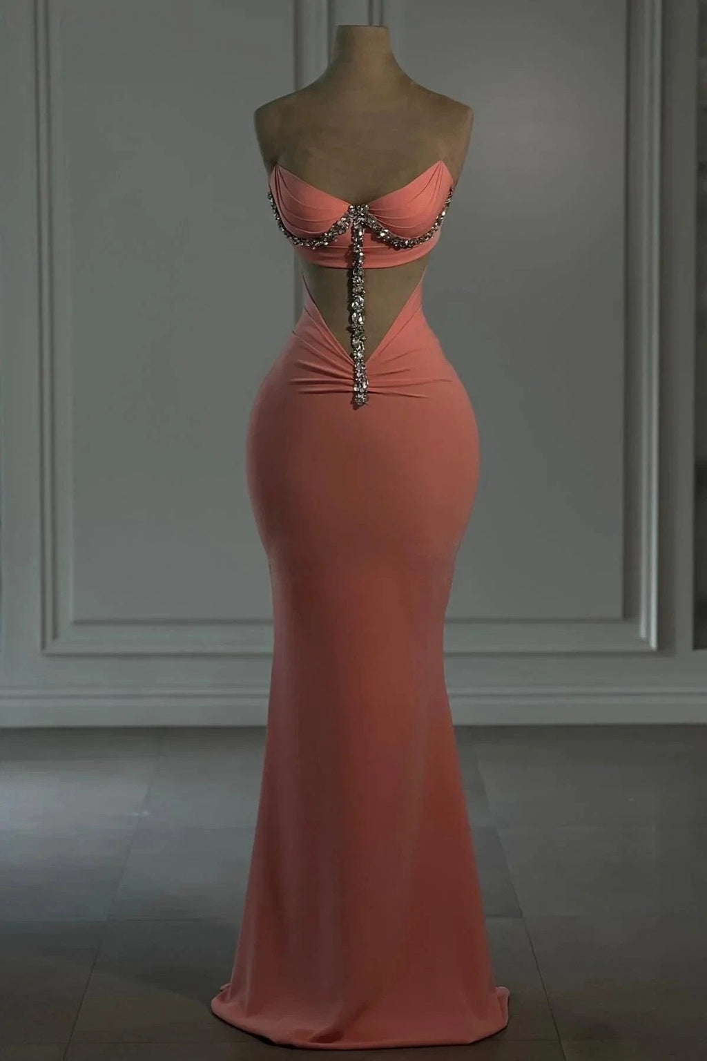 Elegant Column Chiffon Strapless Sleeveless Prom Dress With Appliques
