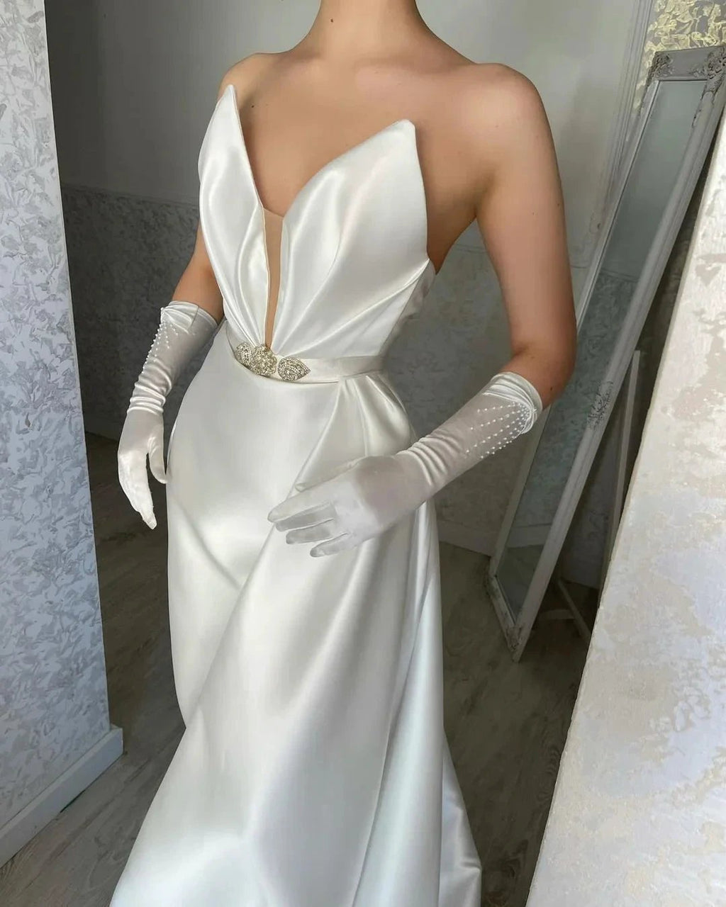 Elegant Floor Length V-neck Sleeveless Satin Prom Dress
