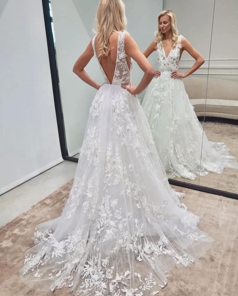 Elegant Long A-line V-neck Backless Tulle Lace Wedding Dress