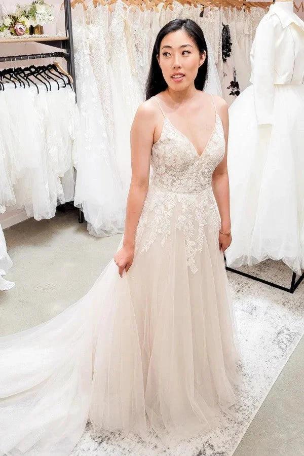 Elegant Long A-line V-neck Lace Tulle Backless Wedding Dresses