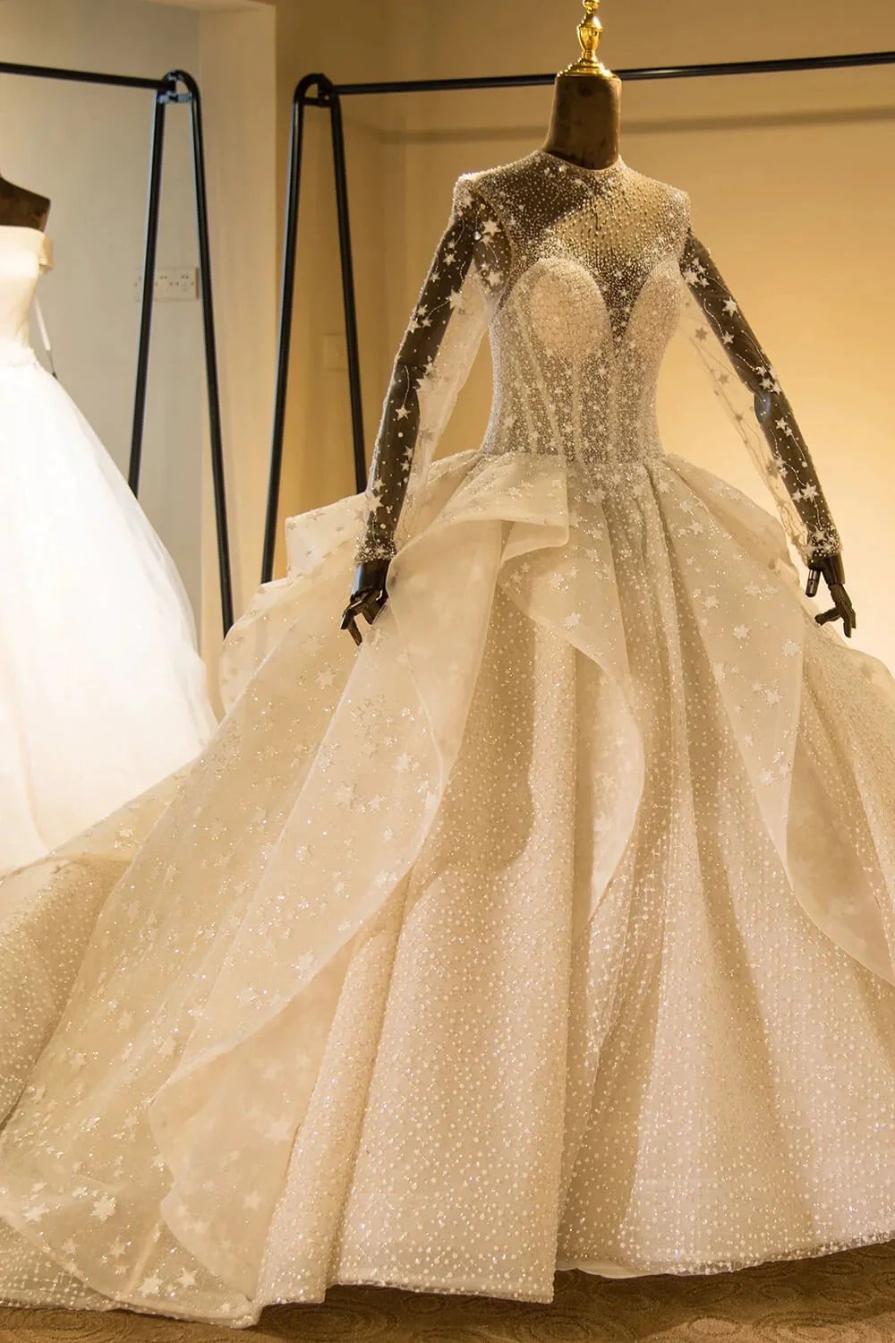 Elegant Long Sleeve Beading Lace-up Tulle Ball Gowns Sparkle Wedding Dress