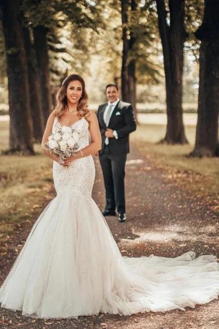 Elegant Mermaid Spaghetti Straps Backless Wedding Dresses With Lace