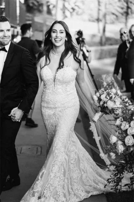Elegant White V-neck Backless Mermaid Wedding Dresses With Lace