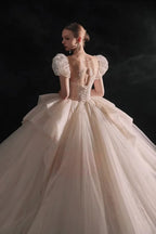 Elegant Sweetheart Ball Gown Lace Puff Sleeve Beaded Embroidery Wedding Dress with Flowing Train E-302