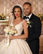 Glamorous Long Ball Gown V-neck Tulle Wedding Dress with Lace Appliques