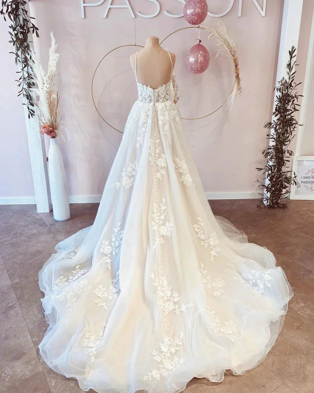 Gorgeous Long A-line V-neck Spaghetti Straps Tulle Backless Wedding Dress