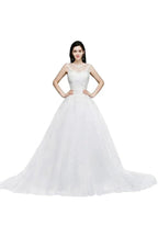 Lace Appliques Scoop Tulle Wedding Dress