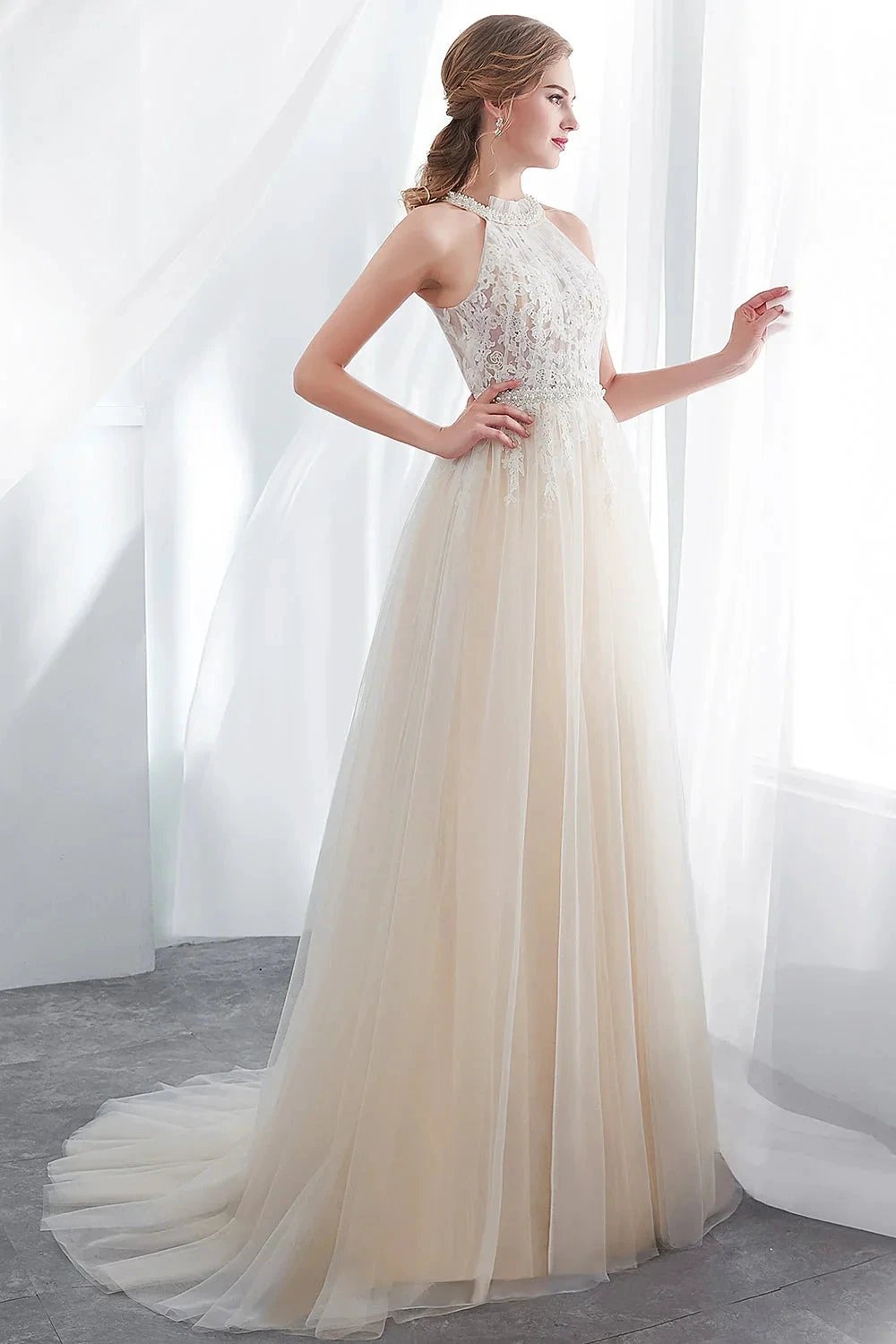 Long A-line Halter Appliques Lace Tulle Evening Dresses