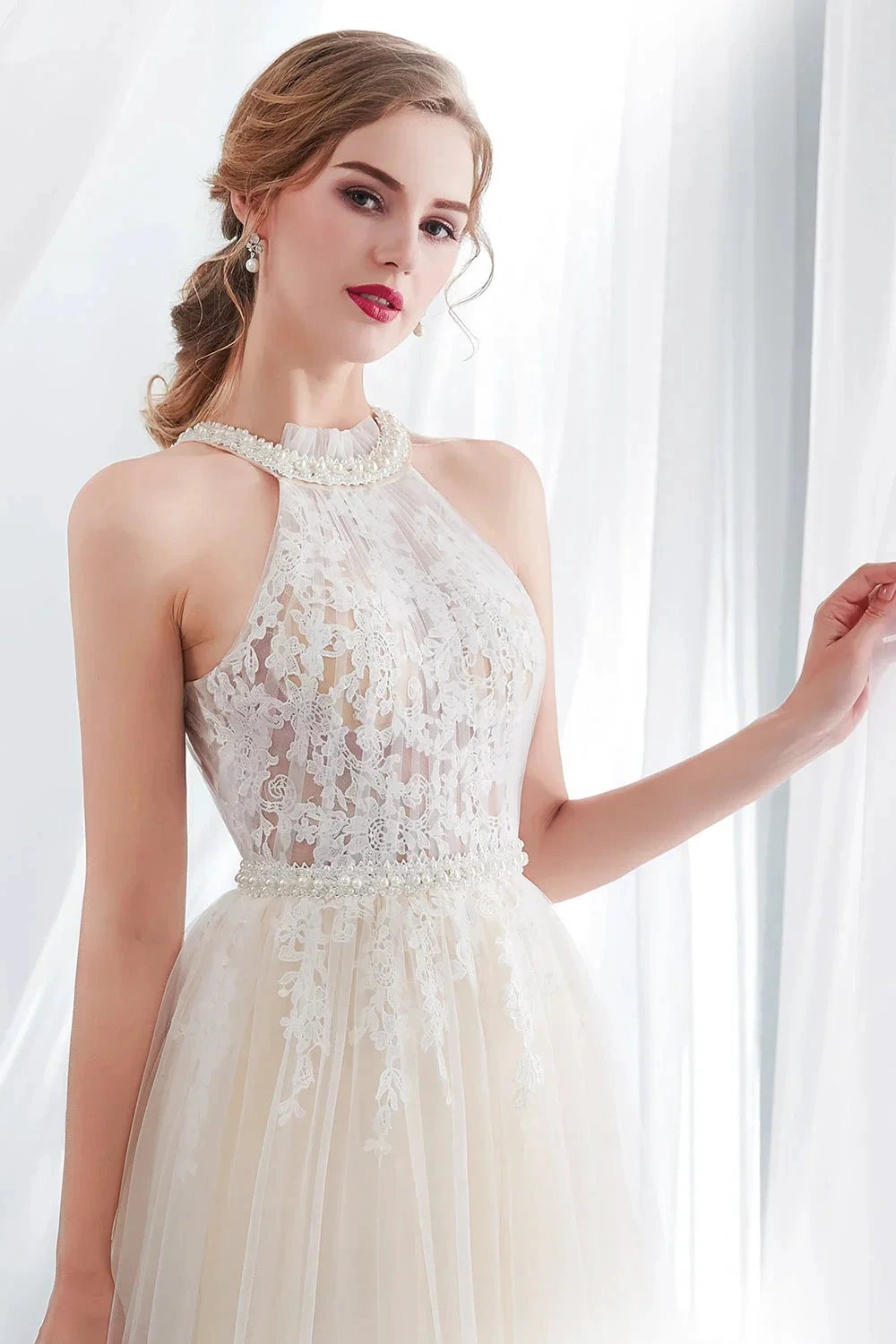 Long A-line Halter Appliques Lace Tulle Evening Dresses