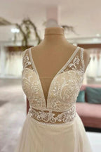 Long Sweetheart A-Line Tulle Appliques Lace Wedding Dress
