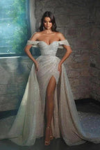 Luxurious off-the-shoulder Sleeveless A-Line Glitter Wedding Dresses With Split