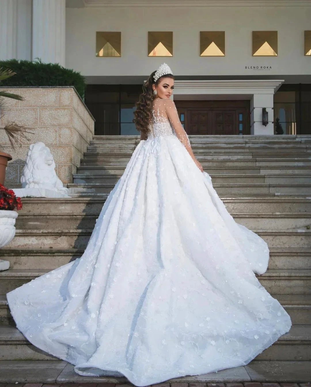 Luxury Long Ball Gown Sweeteart Beads Glitter Wedding Dress with Sleeves