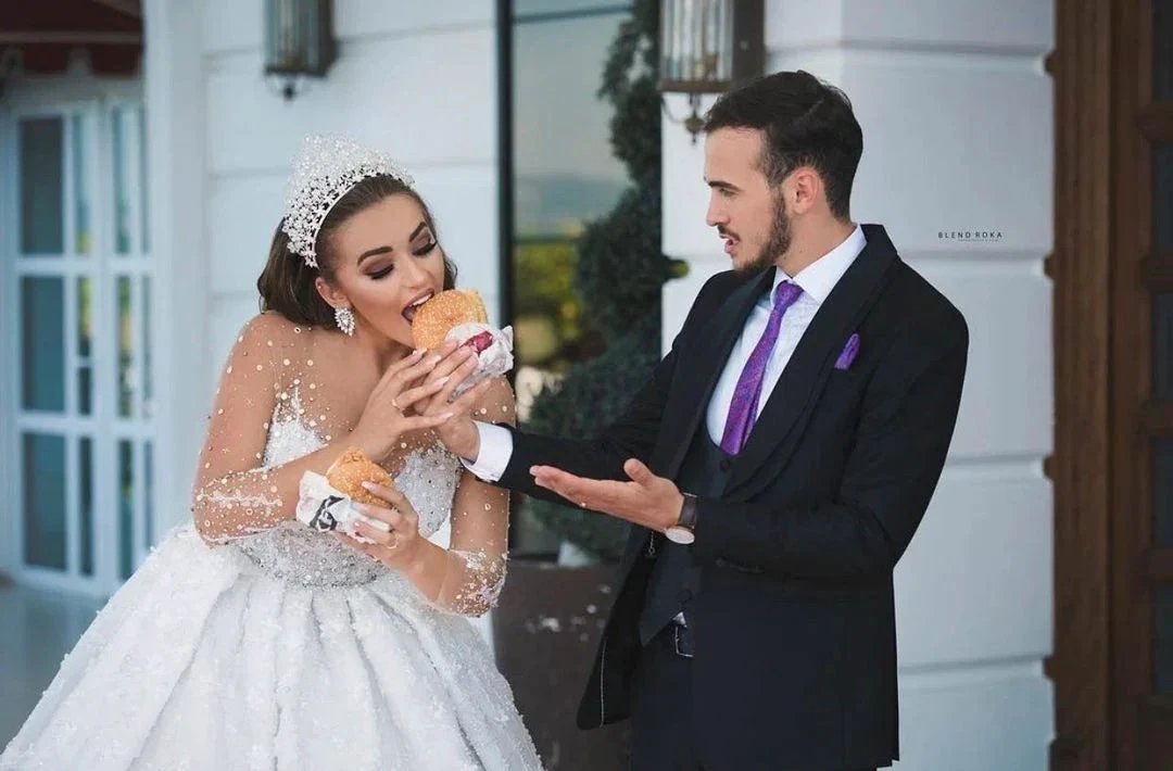 Luxury Long Ball Gown Sweeteart Beads Glitter Wedding Dress with Sleeves