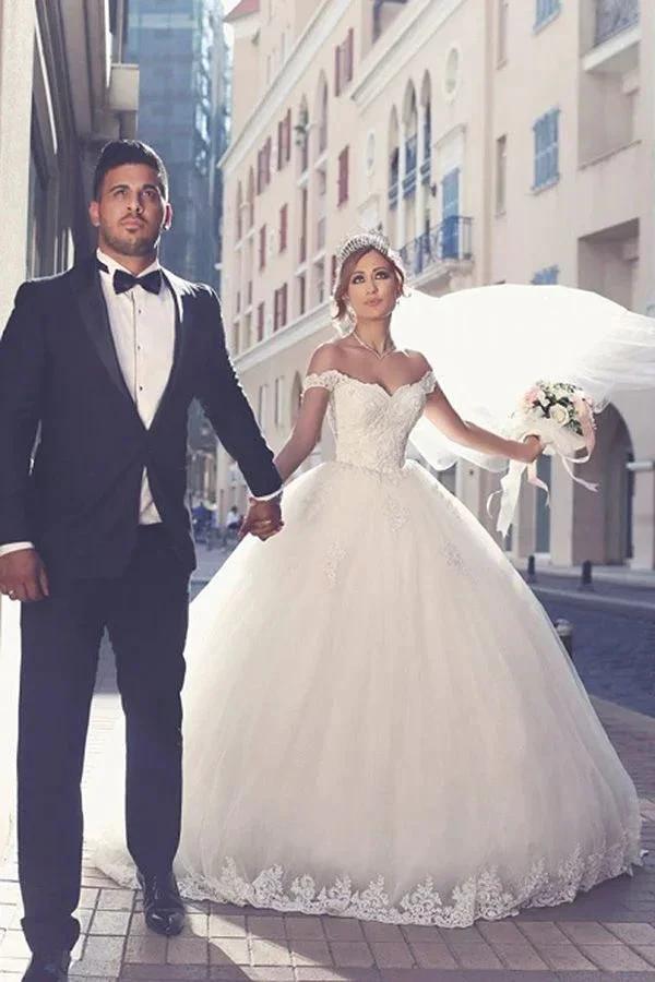 Romantic White Long A-line Off The Shoulder Sweetheart Wedding Dresses With Lace