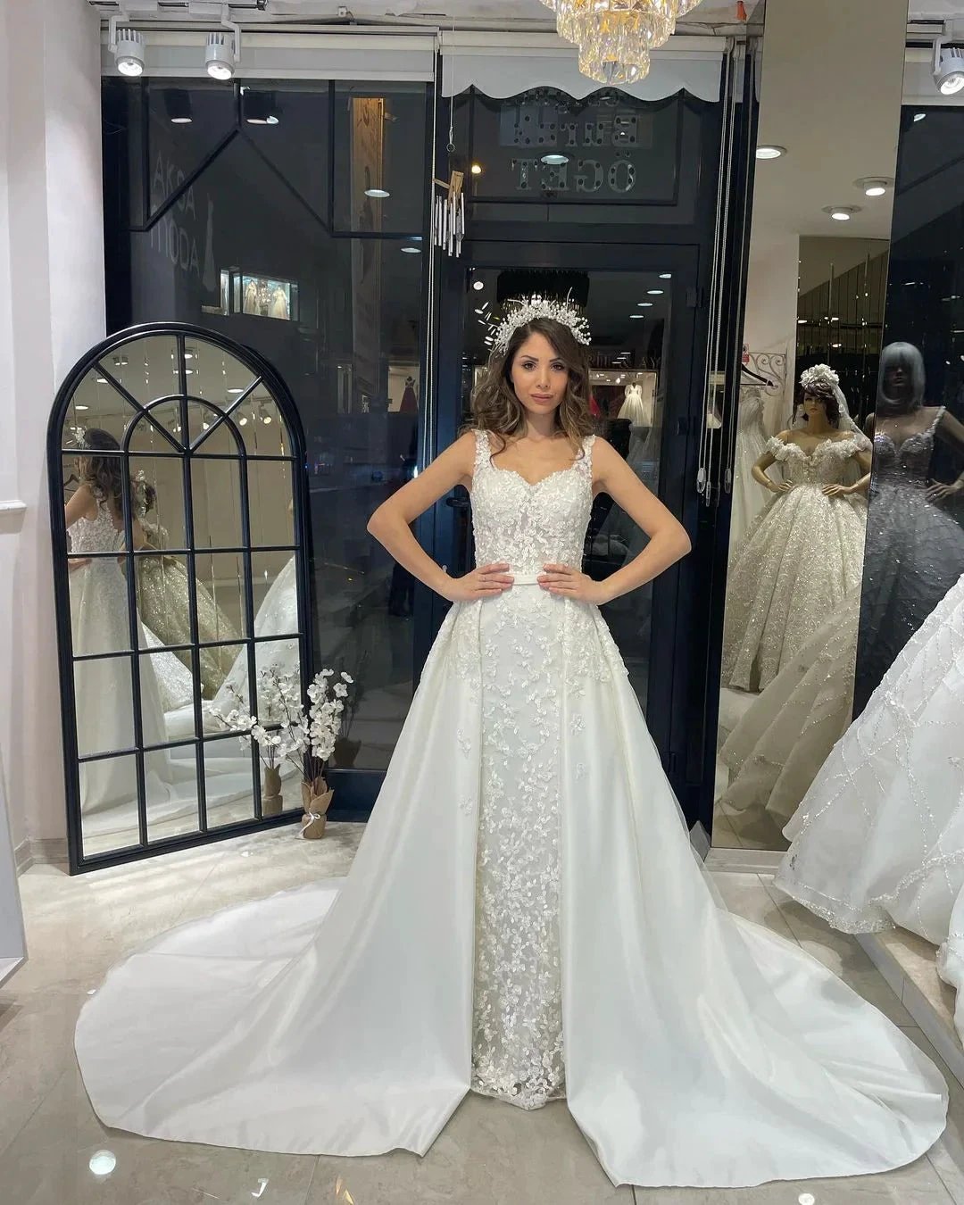 Sexy Floor Length Sweetheart Traps Sleeveless Mermaid Lace Weddding Dress with Court Train