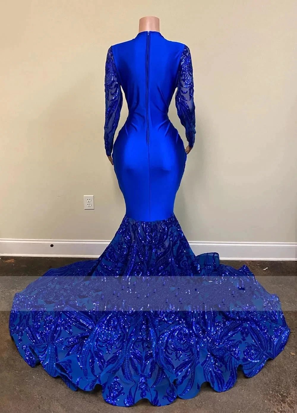 Sexy Royal Blue Long Mermaid V Neck Prom Dresses with Sleeves