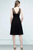 Sleeveless Lace A-line Knee Length Bridesmaid Dresses