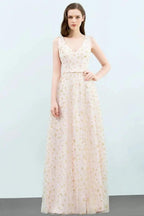 Sleeveless Long A-line V-neck Appliqued Tulle Prom Dresses
