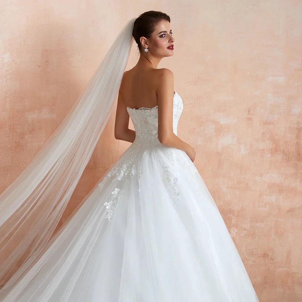 Stylish Long A-line Strapless Appliques Tulle Wedding Dress
