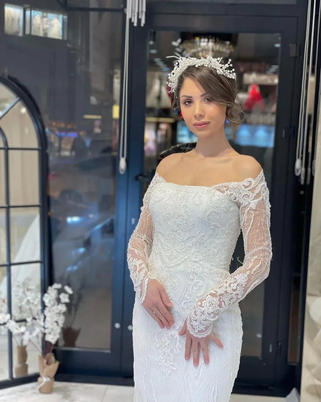 Trendy Floor Length Long Sleeves Mermaid Lace Wedding Dress