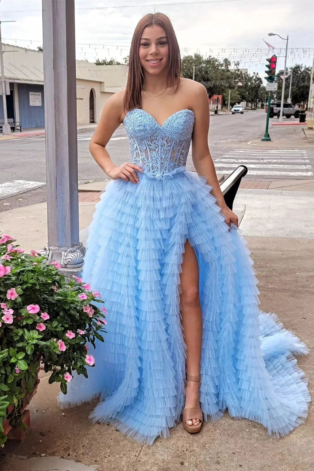Sunnderly Addilyn |A-line Strapless Multi-Layers Tulle Prom Dress with Slit